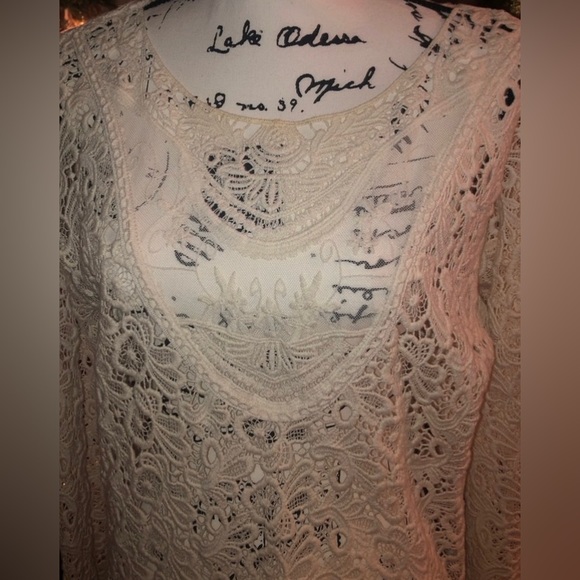 “ZARA TRAFALUC” IVORY COLOR LACE TOP SIZE L  EUC - Picture 3 of 5